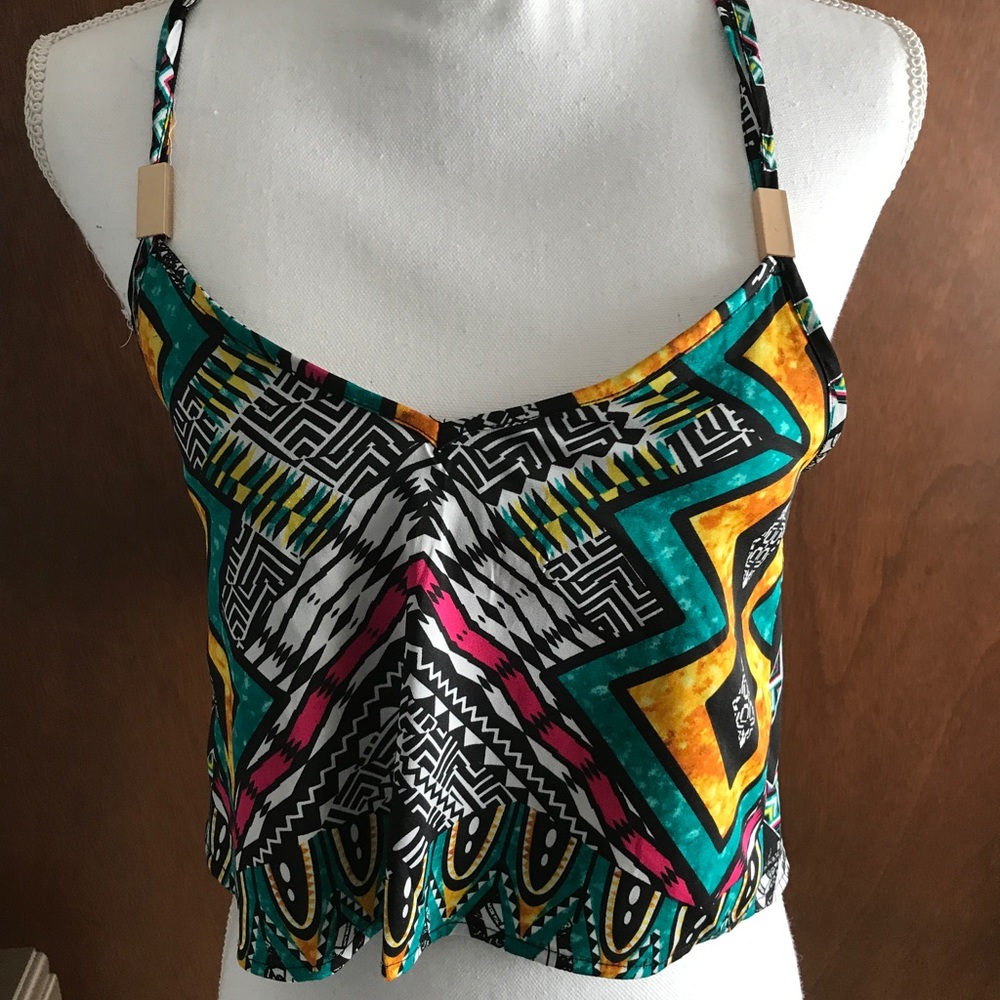 Fun print bebe crop top
